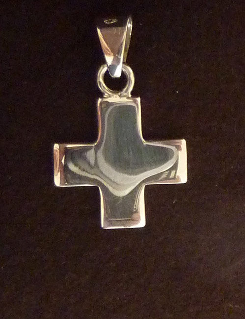croix en argent arborant la colombe de l'Esprit de paix