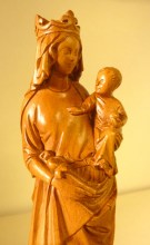 statue de Vierge au sceptre couleur bois clair