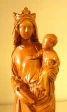 statue de Vierge au sceptre couleur bois clair